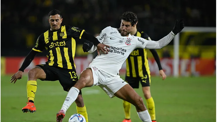 Corinthians e Peñarol empatam. Guillermo Legaria/Getty Images.
