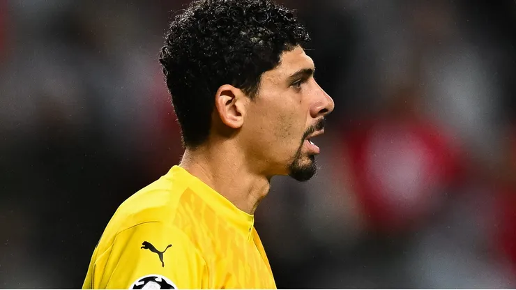 Matheus Magalhães, do Estrela Vermelha, chega a acordo verbal com o Corinthians. (Foto: Octavio Passos/Getty Images)
