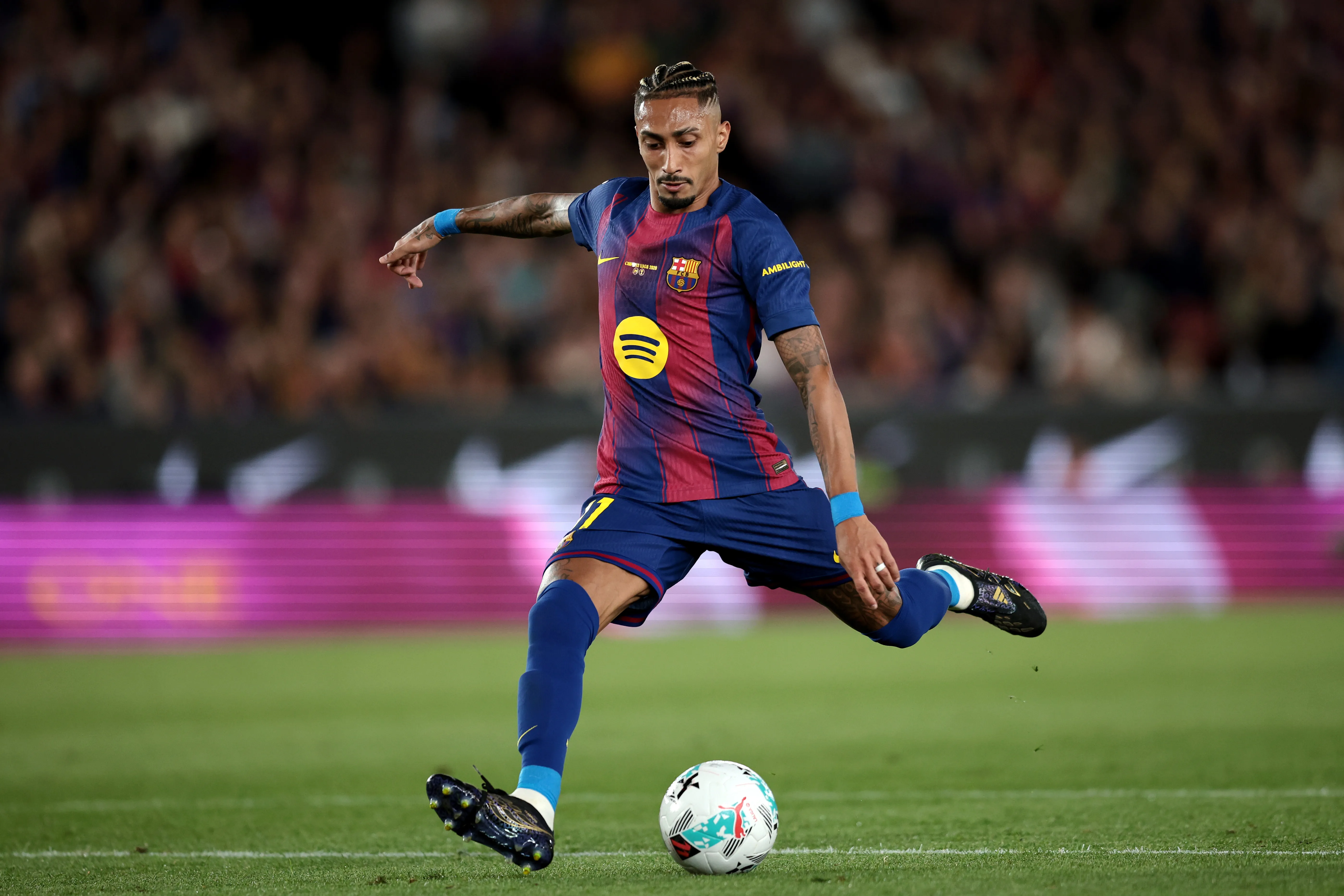 Raphinha em jogo do Barcelona. Foto: Eric Alonso/Getty Images