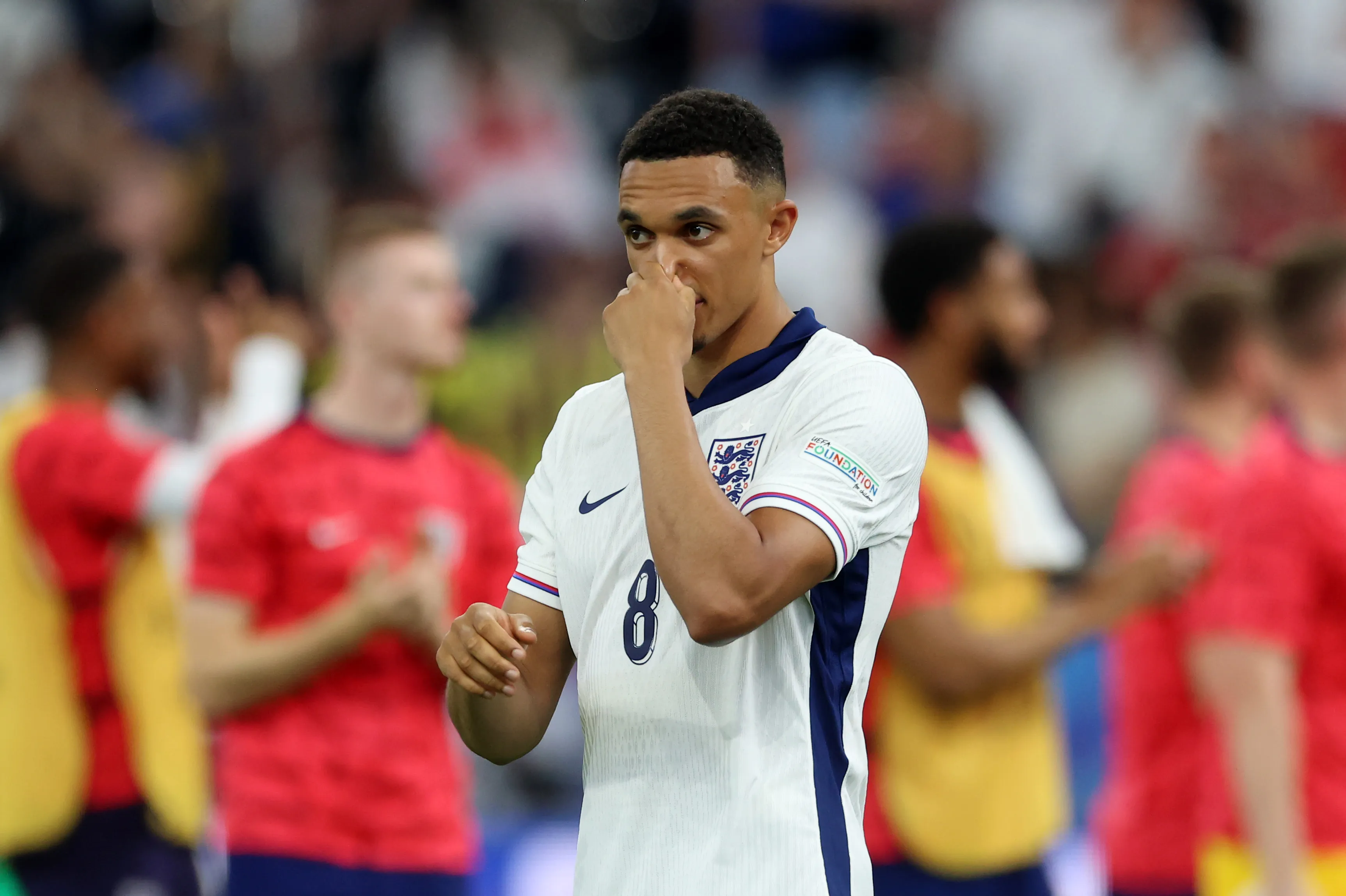 Arnold em uma partida pela Inglaterra (Foto: Richard Pelham/Getty Images)