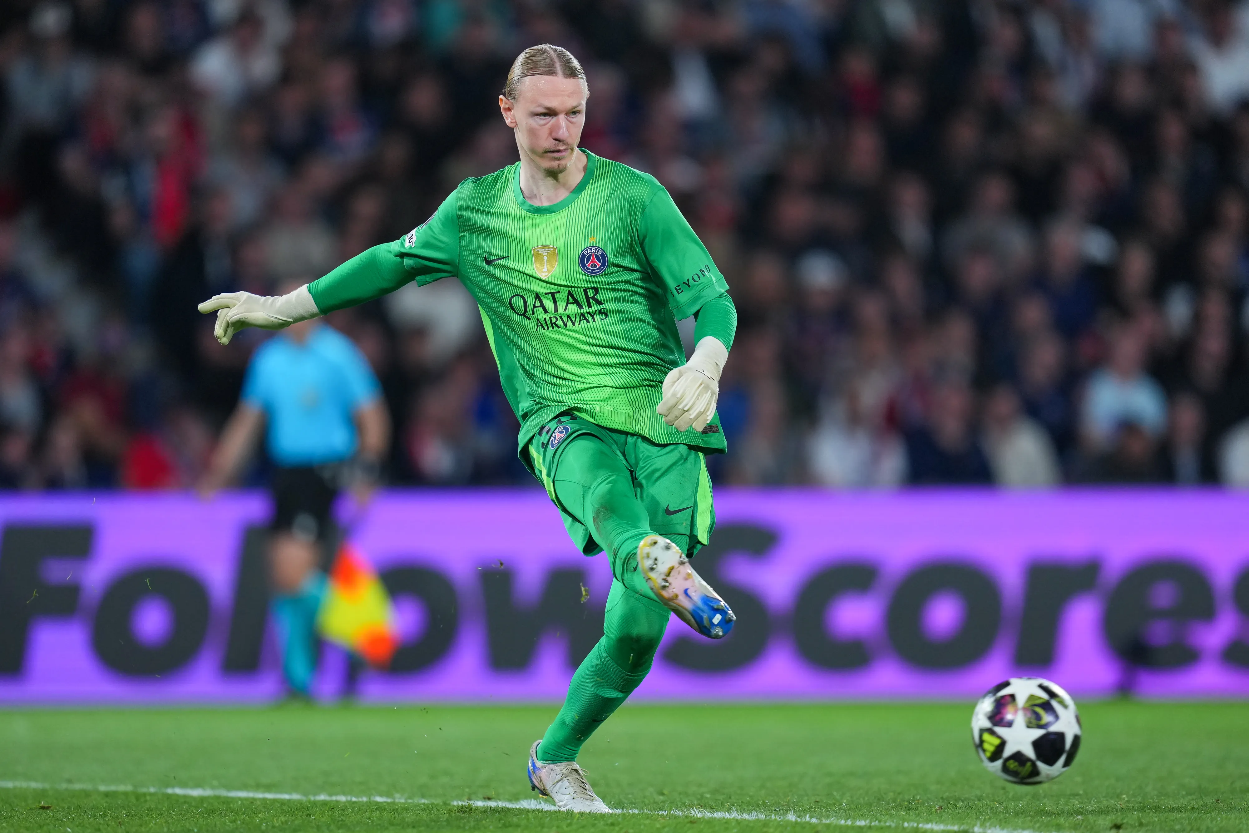 Matvey Safonov pelo PSG. (Foto: Franco Arland/Getty Images)