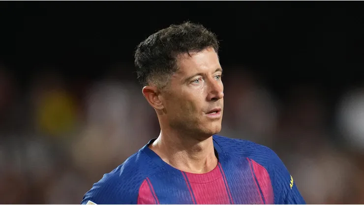 Barcelona perde para o Valencia e web se emociona com Lewandowski (Photo by Aitor Alcalde/Getty Images)