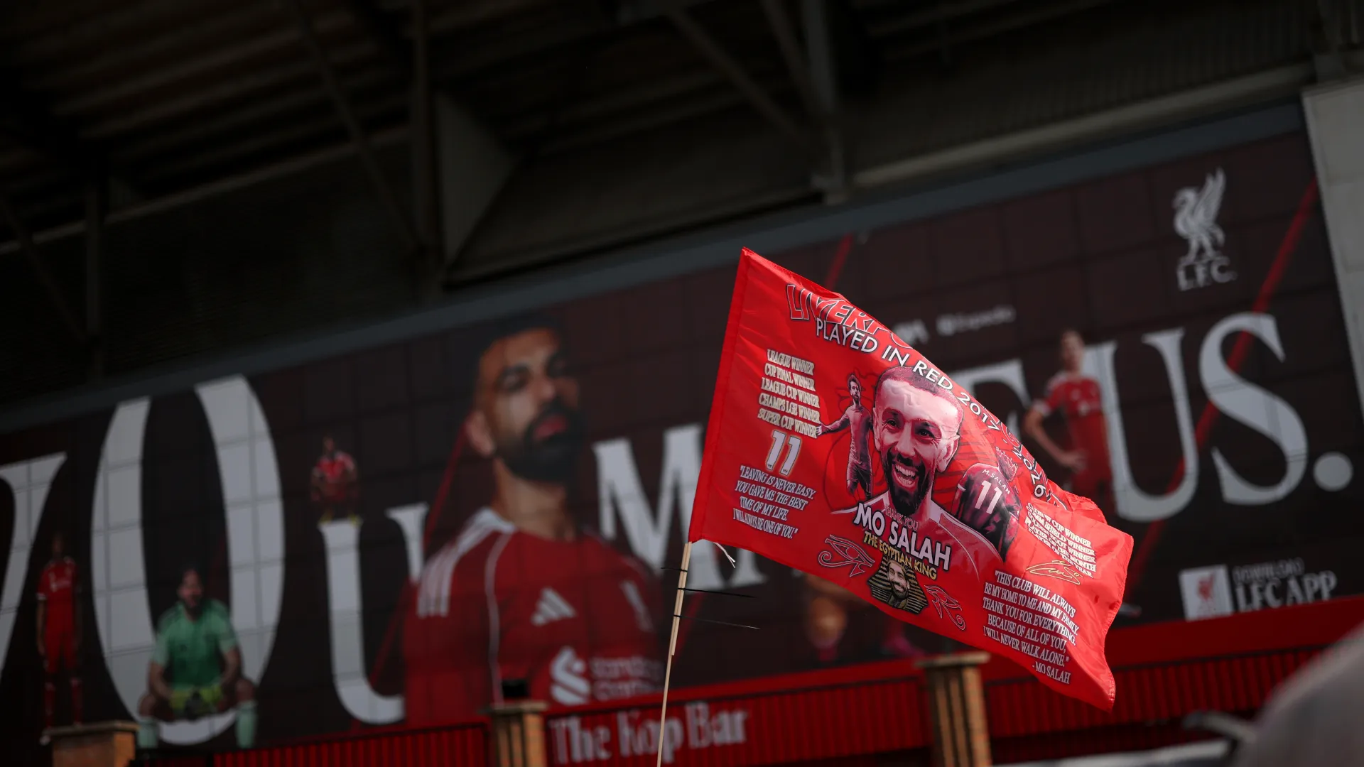 Bandeira da torcida do Liverpool para Mohamed Salah