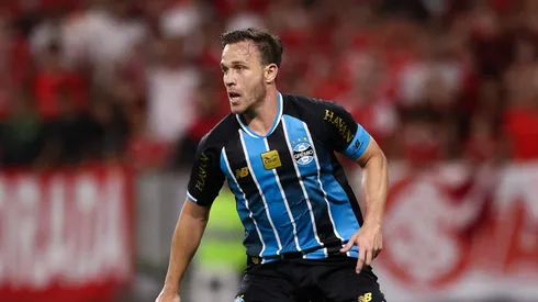 Grêmio abre conversas com a Juventus para comprar Arthur (Photo by Pedro H. Tesch/Getty Images)