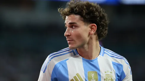 Julián Alvarez está na mira de Barcelona e PSG (Leonardo Fernandez/Getty Images)
