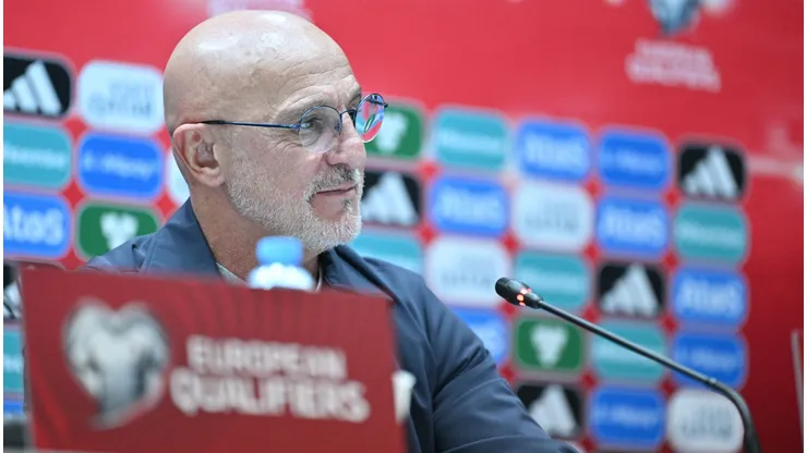 De la Fuente durante coletiva da Seleção Espanhola. Foto: Levan Verdzeuli/Getty Images