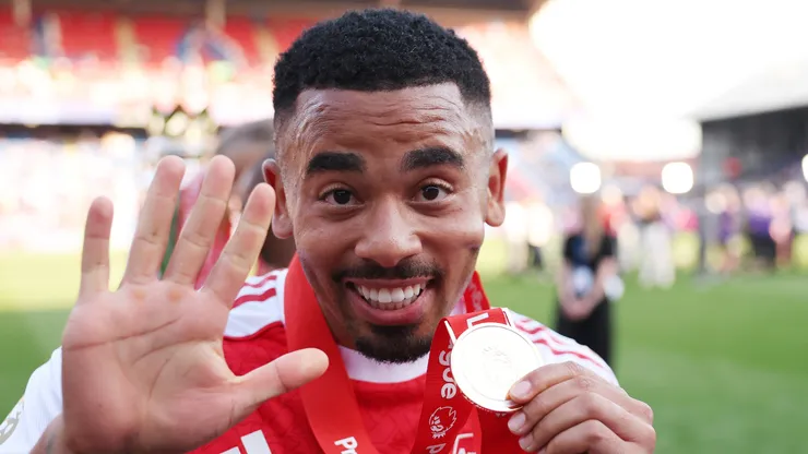 Gabriel Jesus, campeão da Premier League. (Foto: Michael Regan/Getty Images For Premier League)