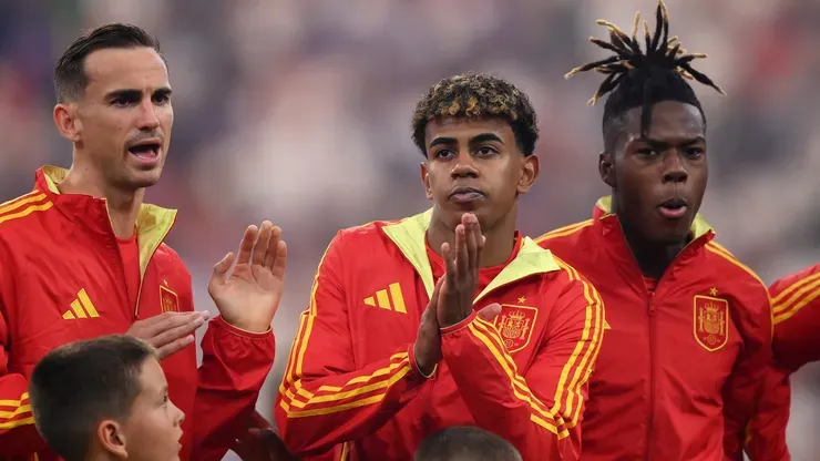Lamine Yamal em partida da Espanha (Justin Setterfield/Getty Images)