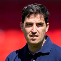 Milan abre conversas com Iraola