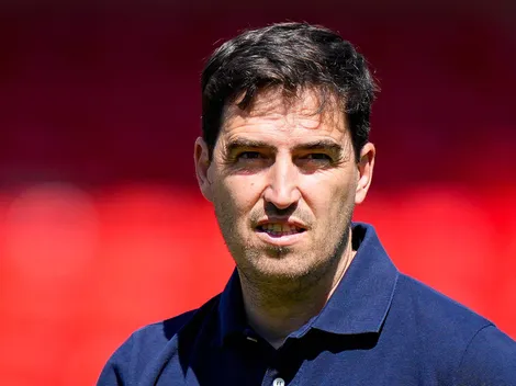 Milan abre conversas com Iraola