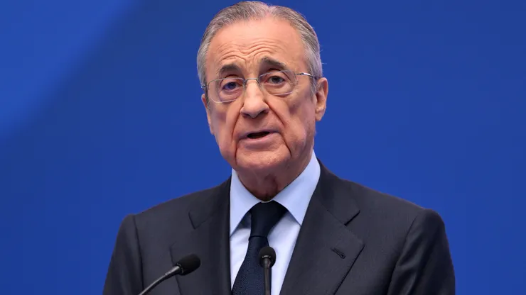 Florentino Pérez durante a apresentação de Mbappé. Foto: David Ramos/Getty Images