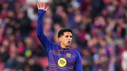 O lateral João Cancelo durante jogo do Barcelona (Alex Caparros/Getty Images)