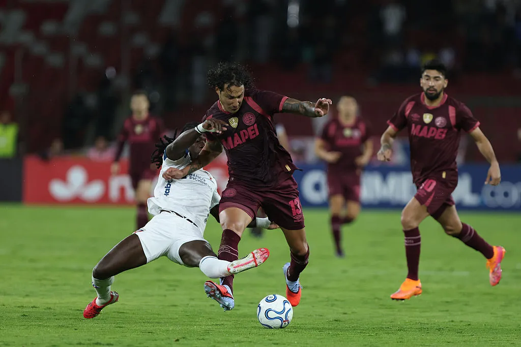 Lanús precisa pelo menos de um empate contra o Mirassol, em casa, para seguir vivo em competições continentais. (Foto: Franklin Jacome/Getty Images)