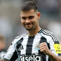 Bruno Guimarães é apontado por Casemiro como substituto no United