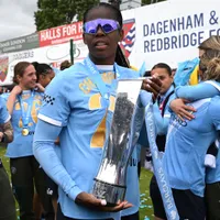 Khadija Shaw renova com o Manchester City