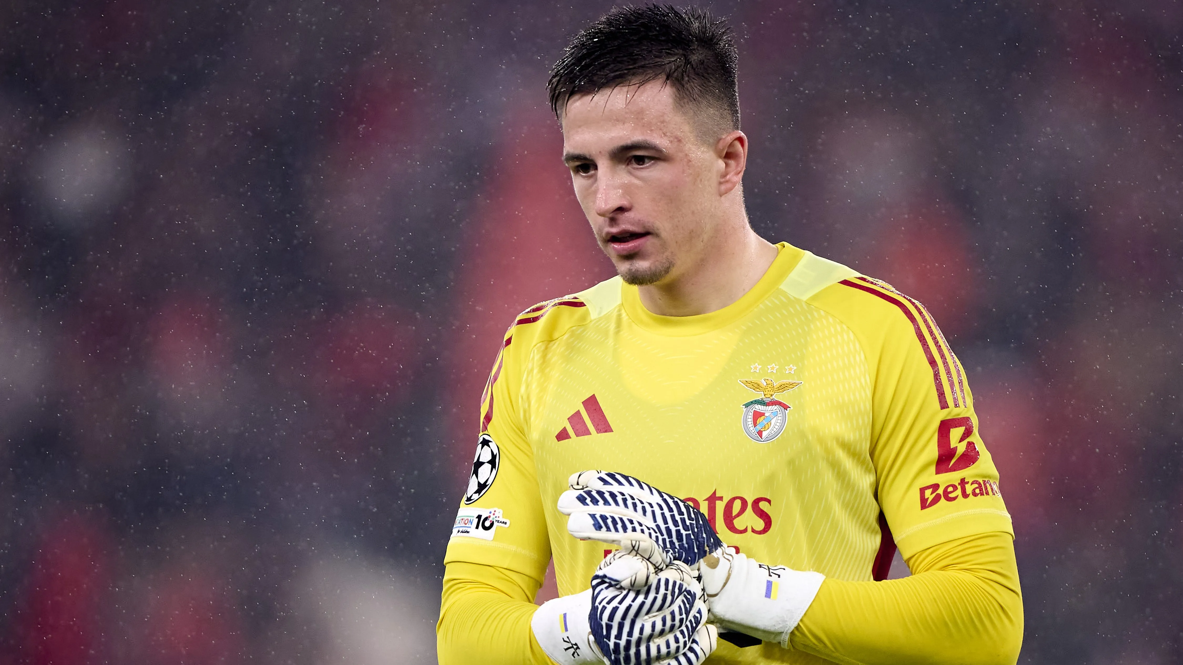 Trubin, alvo do Tottenham em jogo do Benfica. Foto: Jose Manuel Alvarez Rey/Getty Images