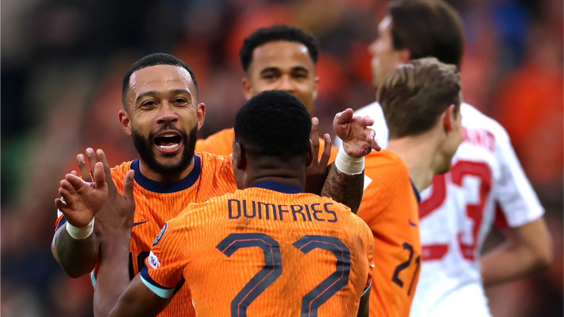 Memphis Depay comemora pela Seleção da Holanda