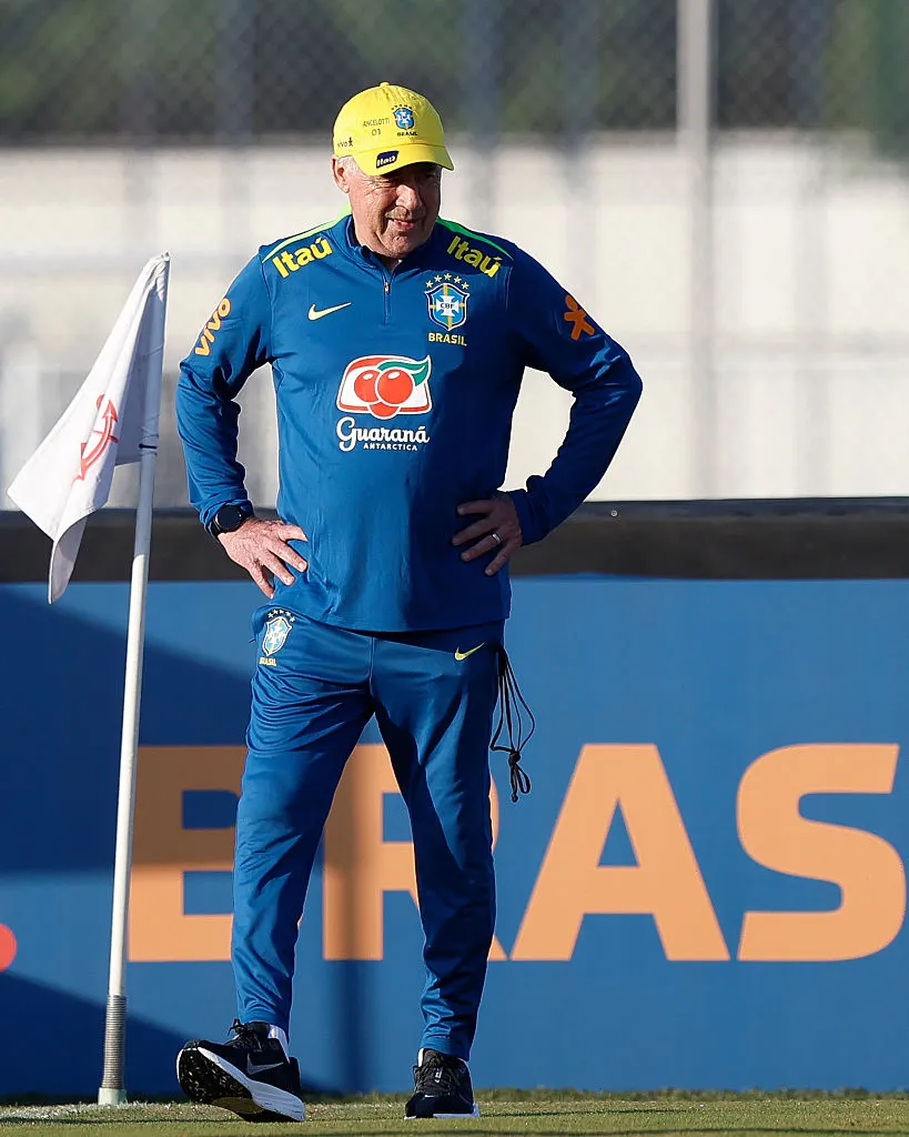 Carlo Ancelotti terá dois jogadores sub-20, de Vasco e Botafogo, nos treinos da Seleção (Foto: Miguel Schincariol/Getty Images)