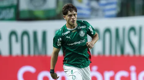 O lateral Giay em jogo do Palmeiras (Alexandre Schneider/Getty Images)