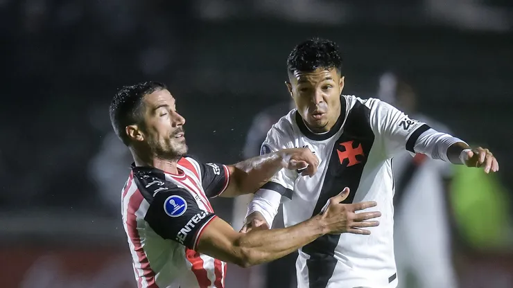 Vasco se classifica na Sul-Americana após vencer o Barracas Central (Photo by Marcelo Endelli/Getty Images)