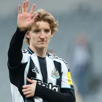 Gordon viaja para assinar com o Barcelona