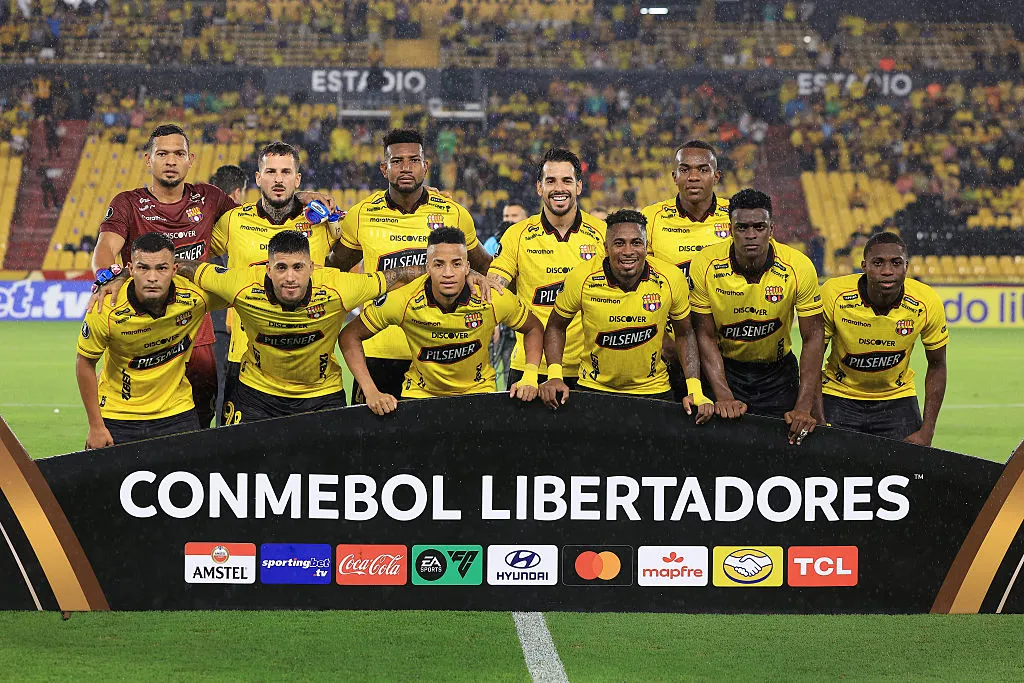 A equipe do Barcelona SC posa para uma foto oficial antes da partida do Grupo D da Copa CONMEBOL Libertadores 2026 entre Barcelona SC e Boca Juniors, no Estádio Monumental Banco Pichincha, em 5 de maio de 2026, em Guayaquil, Equador. (Foto de Franklin Jacome/Getty Images)