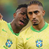 Ancelotti alterna Raphinha e Vini Jr na escalação