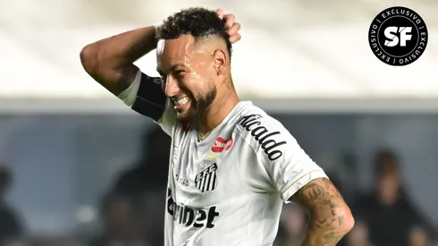 Neymar em jogo do Santos. (Foto: Jota Erre/AGIF)