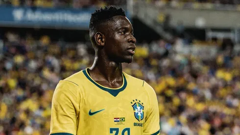 Luiz Henrique com a camisa da Seleção Brasileira