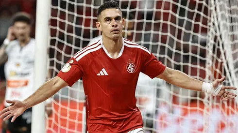 River Plate vai insistir para tirar Borré do Internacional após pedido de Coudet. Foto: Roberto Vinicius/AGIF