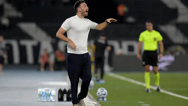 Davide Ancelotti durante partida do Botafogo. Foto: Dhavid Normando/Getty Images