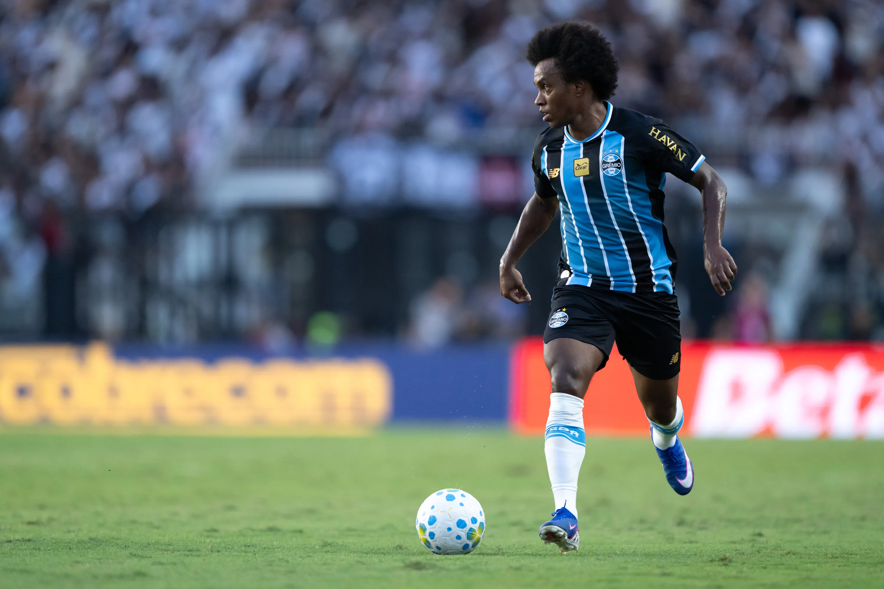Willian pelo Grêmio. Foto: Jorge Rodrigues/AGIF