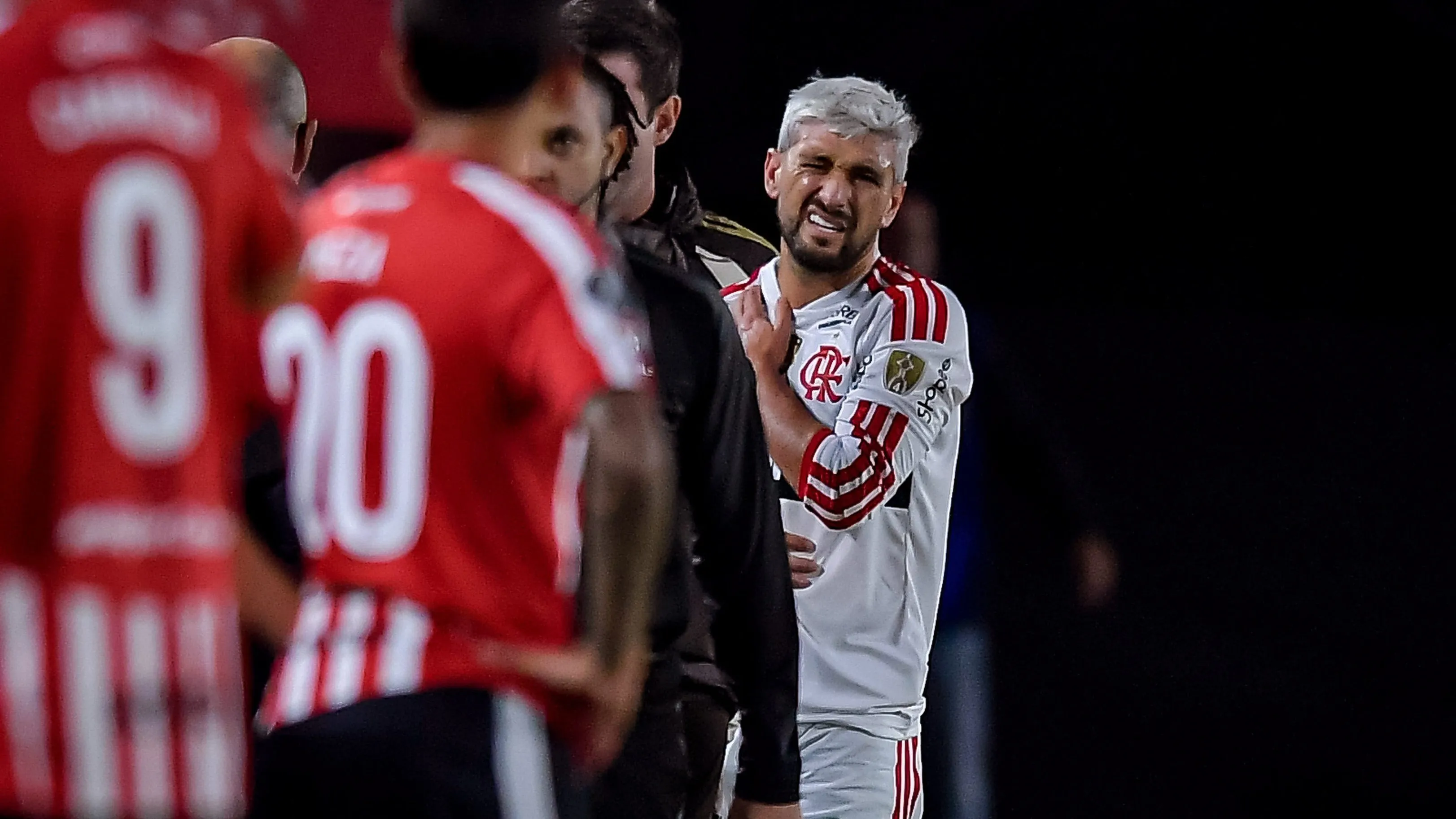 Arrascaeta se lesionou contra o Estudiantes. Foto: Marcelo Endelli/Getty Images