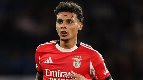 Richard Ríos em campo pelo Benfica. Foto: Julian Finney/Getty Images