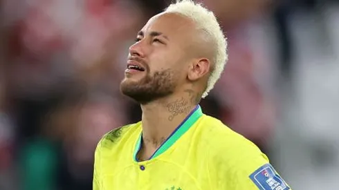 Neymar está abatido por lesão na Seleção (Foto: Alex Grimm/Getty Images)