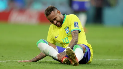 Neymar sente lesão em jogo da Seleção Brasileira (Lars Baron/Getty Images)