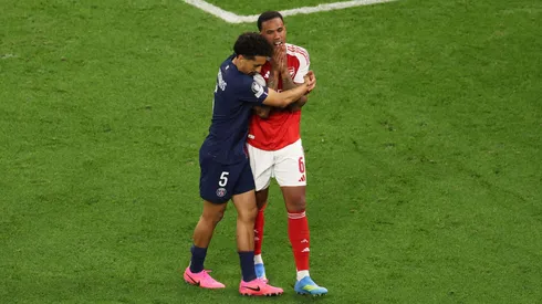 Marquinhos e Gabriel Magalhães após a Champions League ter o campeão definido