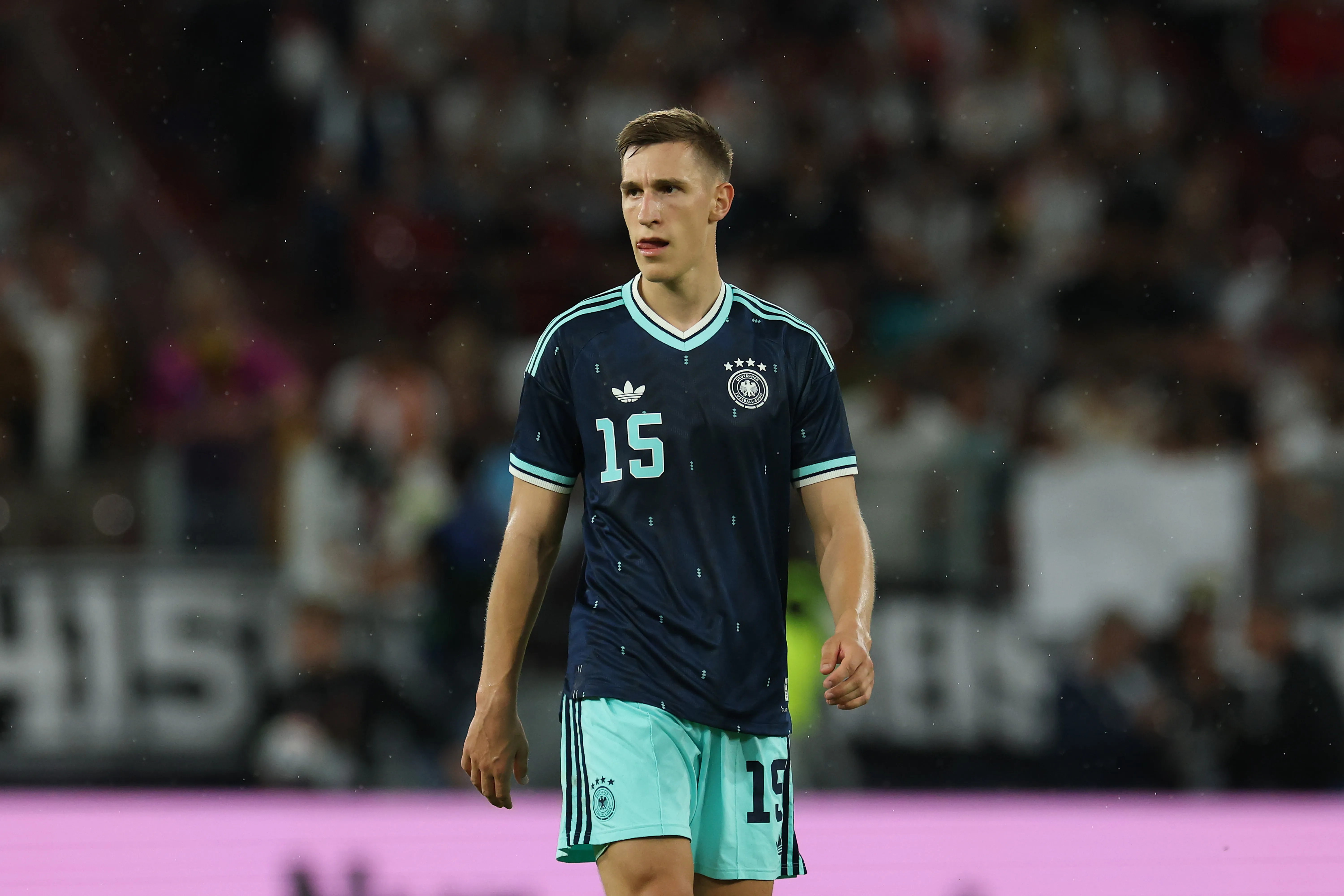 Nico Schlotterbeck durante jogo da Alemanha. (Photo by Alexander Hassenstein/Getty Images)