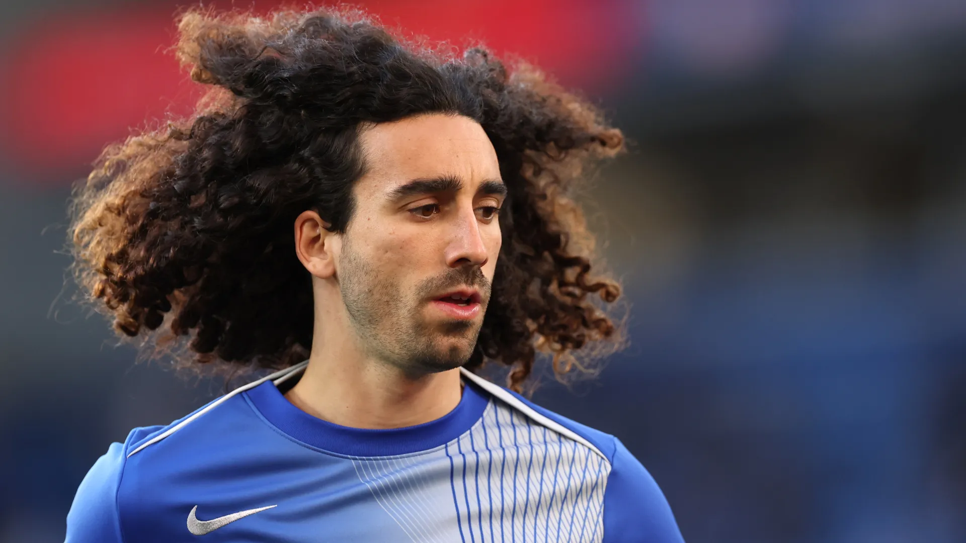 Cucurella durante treino do Chelsea