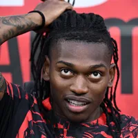 Arsenal recebe proposta por Rafael Leão