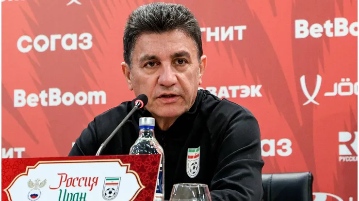 O técnico Amir Ghalenoei, da Seleção Iraniana, durante entrevista coletiva. Foto: IMAGO / ITAR-TASS