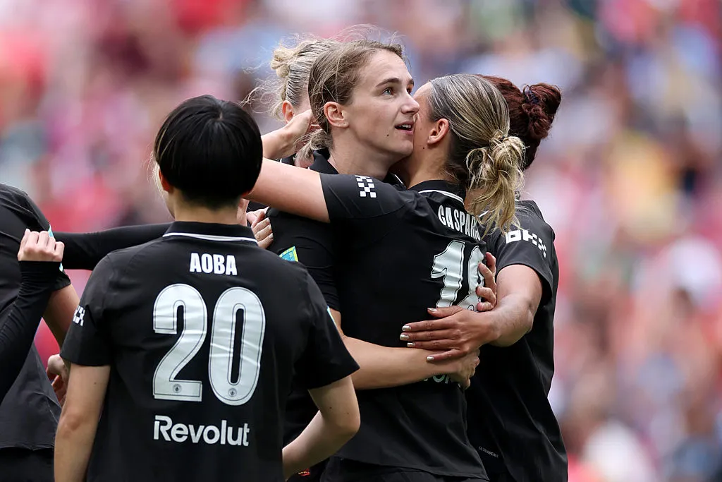 Jogadoras do Manchester City comemorando um gol na final da Women's FA Cup - Foto: Warren Little/Getty Images