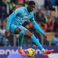Issa Doumbia assina contrato com o Sporting
