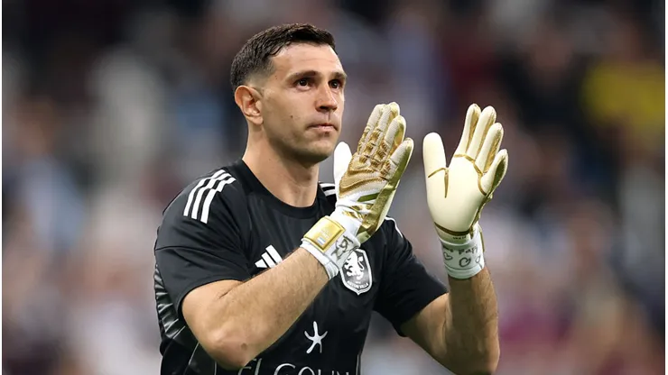 Emiliano Martínez sofre lesão no dedo. Alex Grimm/Getty Images.