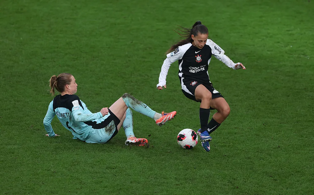 Belen Aquino atuando pelo Corinthians - Foto: Richard Pelham/Getty Images
