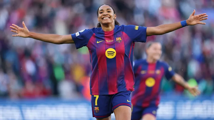 Barcelona tenta renovar com Salma Paralluelo - Foto: Maja Hitij/Getty Images