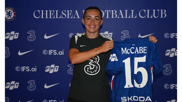 Katie McCabe assina com o Chelsea - Foto: Site Oficial/Chelsea