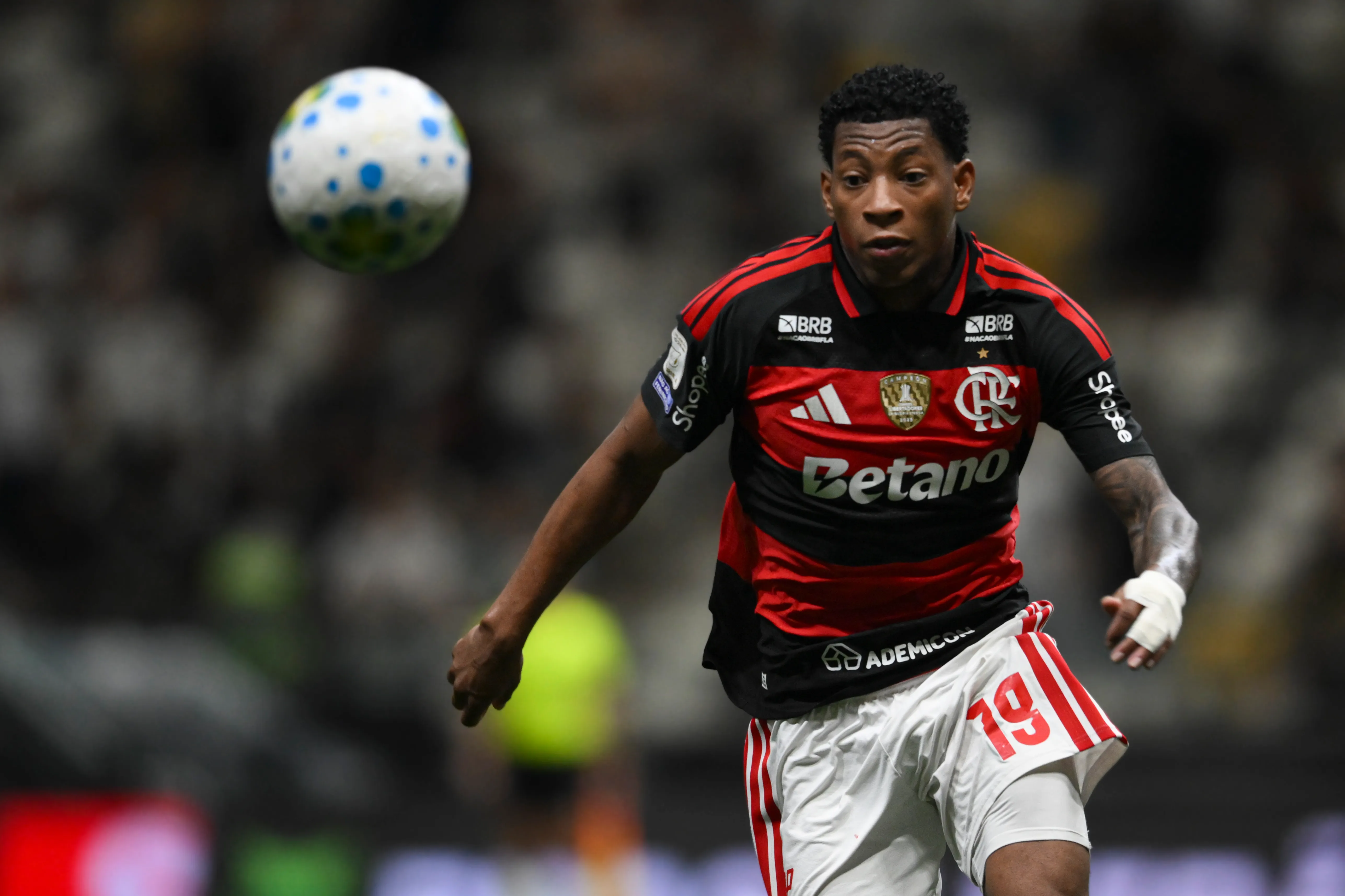 Gonzalo Plata em campo pelo Flamengo (Foto: Pedro Vilela/Getty Images)