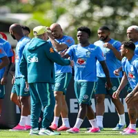 Seleção Brasileira realiza treino aberto à imprensa
