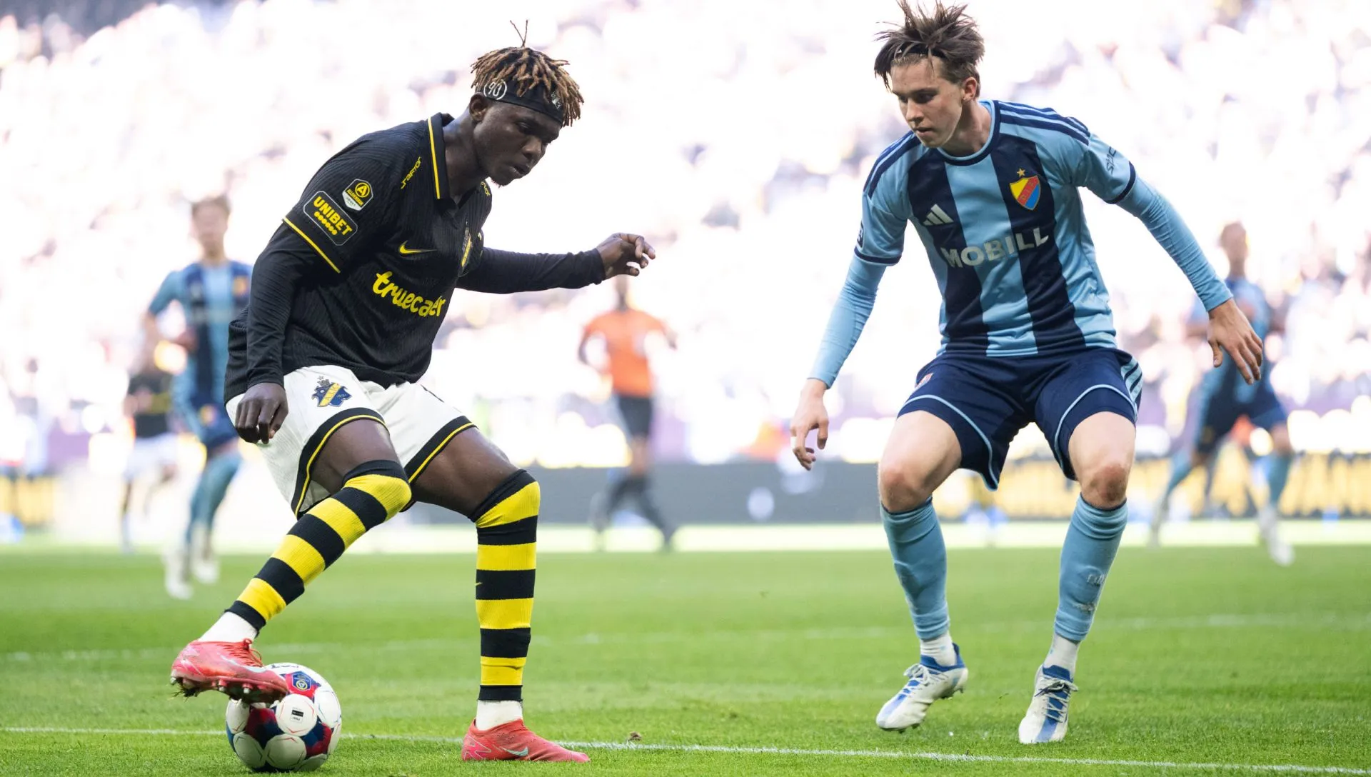 Zadok Yohanna, do AIK, durante o jogo do Allsvenskan. Foto: IMAGO/Sports Press Photo